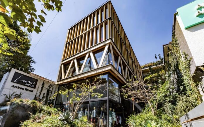 El edificio Jardín Anatole diseñado por el despacho Dellekamp Arquitectos, en Polanco (Ciudad de México). AGGI GARDUÑO