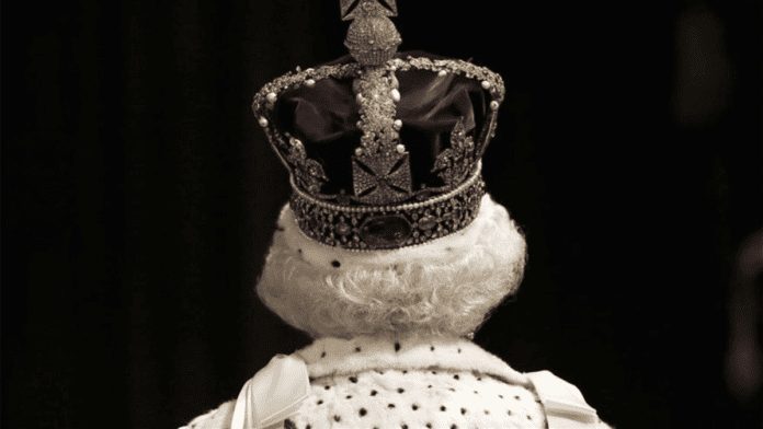 La coronación de los reyes de Inglaterra tiene presente sigloes de tradición.