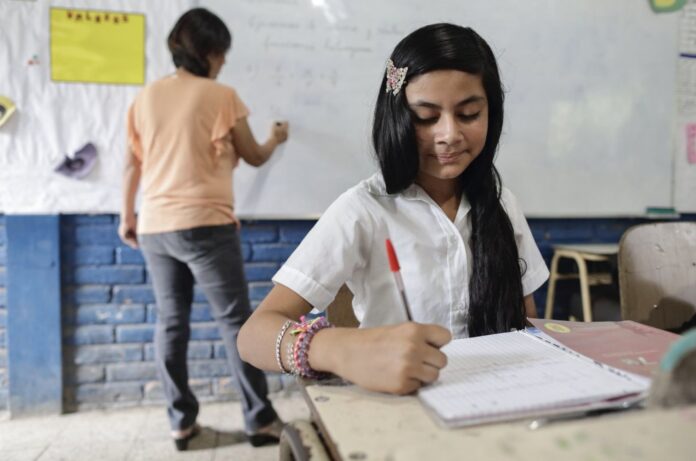 Proyecto Mejoramiento de la Calidad de la Educación-Banco Mundial & MINED, El Salvador. Foto: Banco Mundial. OSCAR LEIVA MARINERO (PHOTO: OSCAR LEIVA MARINERO / SI)