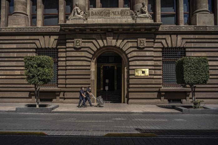 La sede del Banco de México, en el centro de Ciudad de México. HENRY ROMERO (REUTERS)