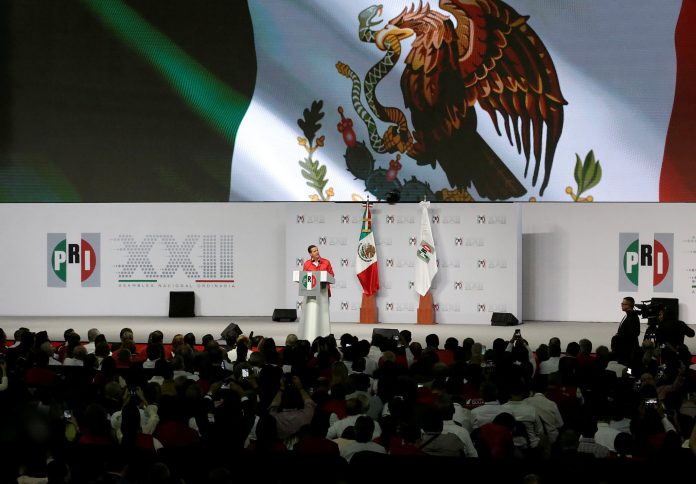 Enrique Peña Nieto durante su intervención en la asamblea nacional del Partido Revolucionario Institucional, en agosto -Henry Romero : Reuters